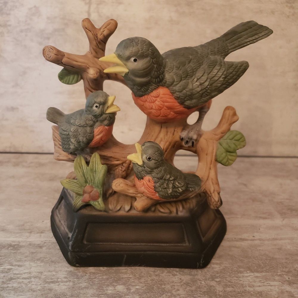 Vintage ROBIN & HATCHLINGS Figurine w/ Music Box playing Memories - Picture 5 of 7